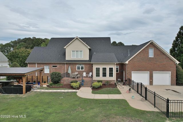 3804 Sterling Trace Drive, Winterville, NC 28590