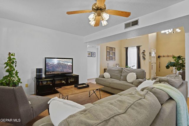 11635 RUFUS BRIJALBA Drive, El Paso, TX 79936