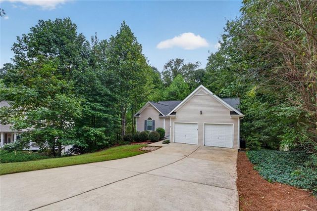 17 Mitchell Drive, Hiram, GA 30141