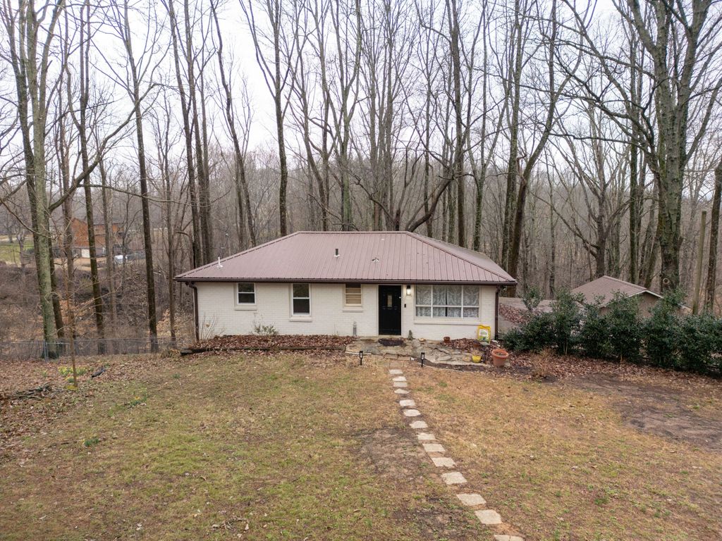 514 Longview Dr, Pegram, TN 37143