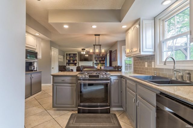228 Wilson Square, Evansville, IN 47715