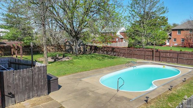 228 Wilson Square, Evansville, IN 47715