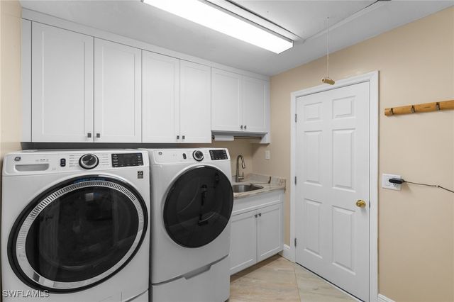 3743 Liberty SQ, Fort Myers, FL 33908