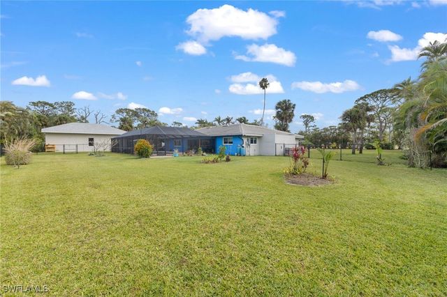 3743 Liberty SQ, Fort Myers, FL 33908