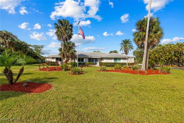 3743 Liberty SQ, Fort Myers, FL 33908