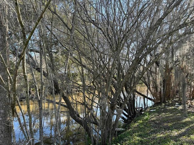 12 Fernwood Dr, Houma, LA 70364