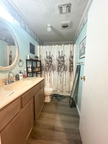 12 Fernwood Dr, Houma, LA 70364