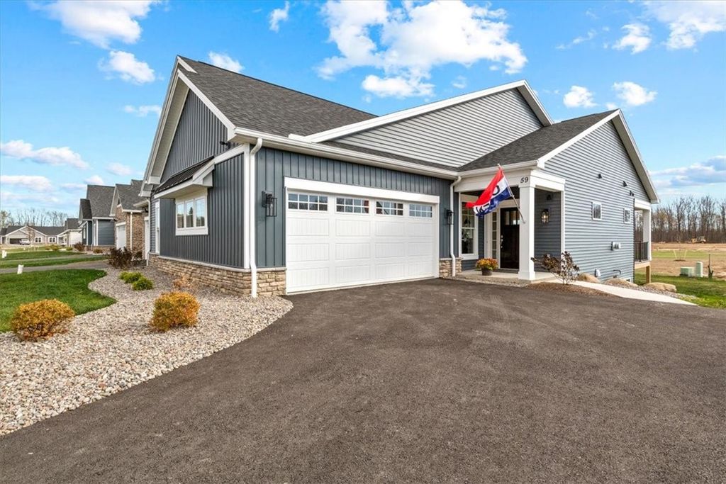 119 Cedarway Circle 405, Webster, NY 14580