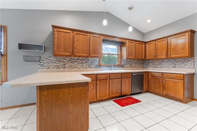 134 Shore Line Avenue NW, Canton, OH 44708