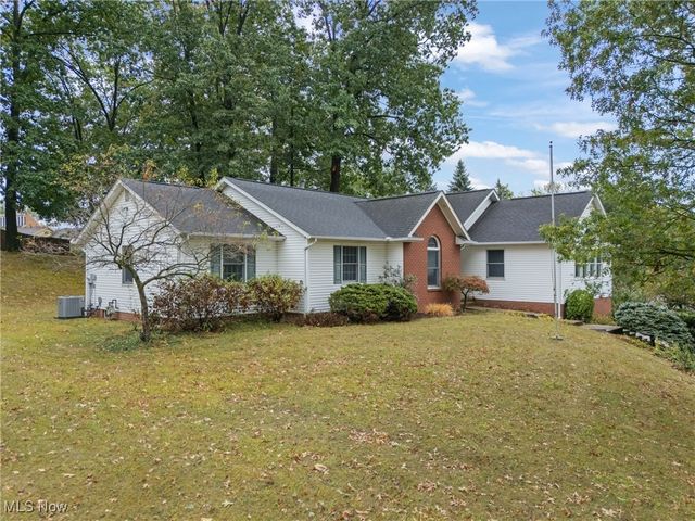 134 Shore Line Avenue NW, Canton, OH 44708