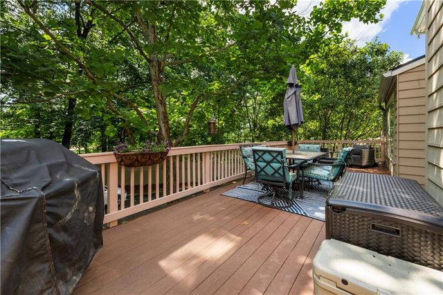 2220 Defoors Ferry Road NW, Atlanta, GA 30318