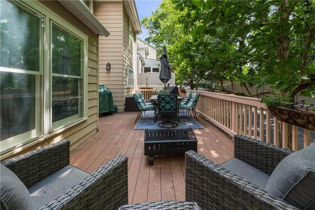 2220 Defoors Ferry Road NW, Atlanta, GA 30318