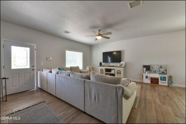 6581 HOOP Street, El Paso, TX 79932