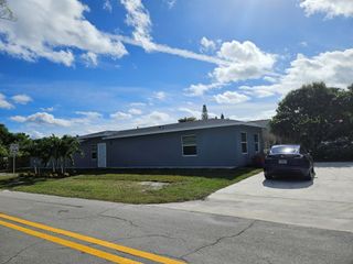 100 Dover Street, Boca Raton, FL 33487