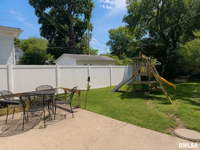 831 HENRIETTA Street, Springfield, IL 62704