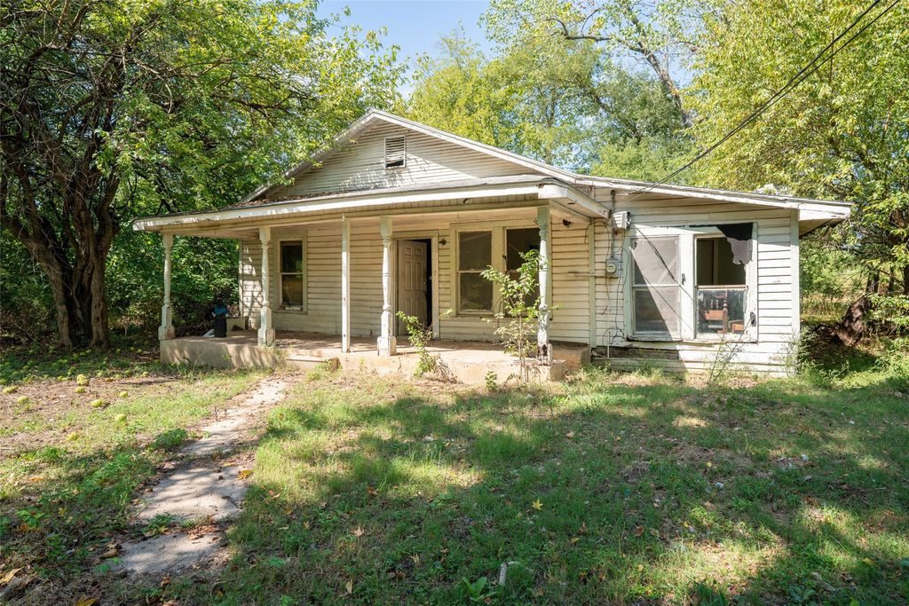 1310 W Campbell, Paris, TX 75460
