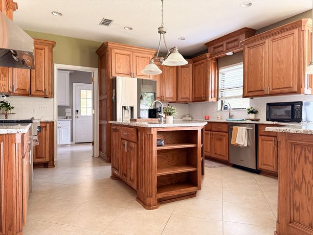 852 Lcr 894, Jewett, TX 75846