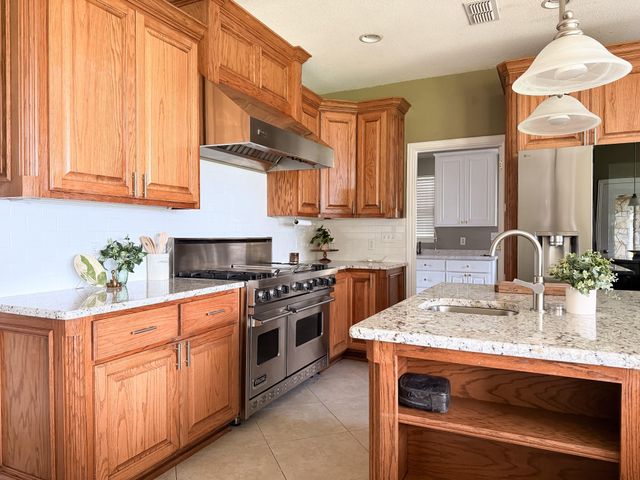 852 Lcr 894, Jewett, TX 75846