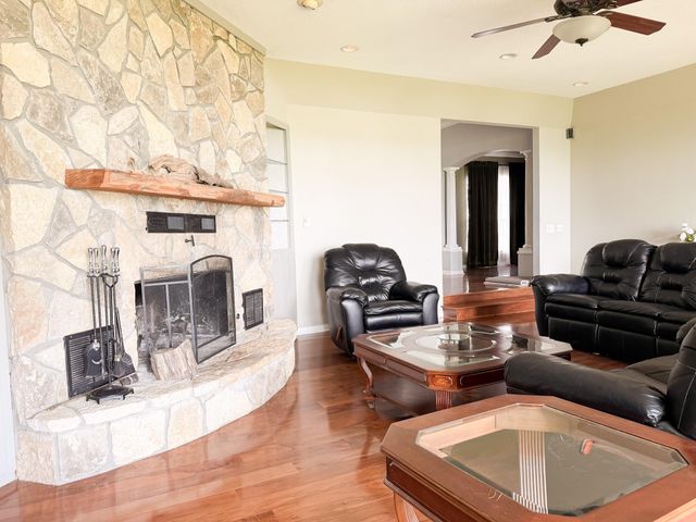 852 Lcr 894, Jewett, TX 75846