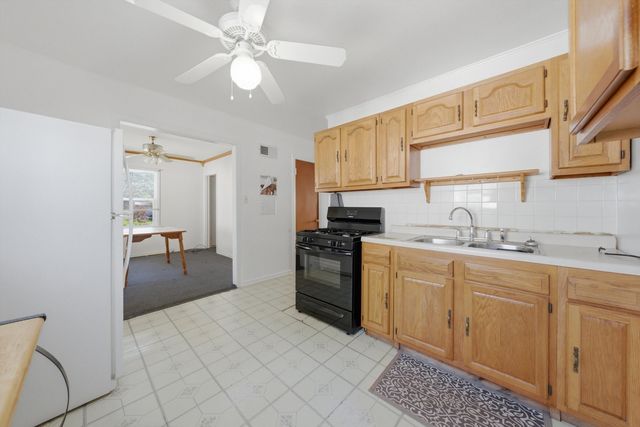 6811 W Crandall Avenue, Worth, IL 60482