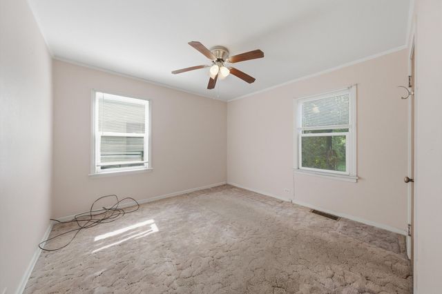 6811 W Crandall Avenue, Worth, IL 60482