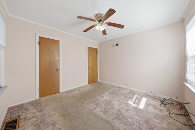 6811 W Crandall Avenue, Worth, IL 60482