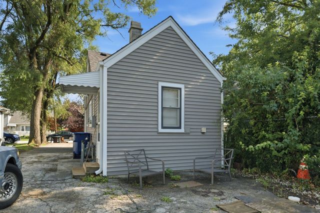 6811 W Crandall Avenue, Worth, IL 60482
