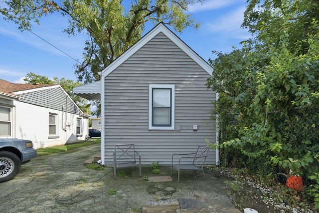 6811 W Crandall Avenue, Worth, IL 60482