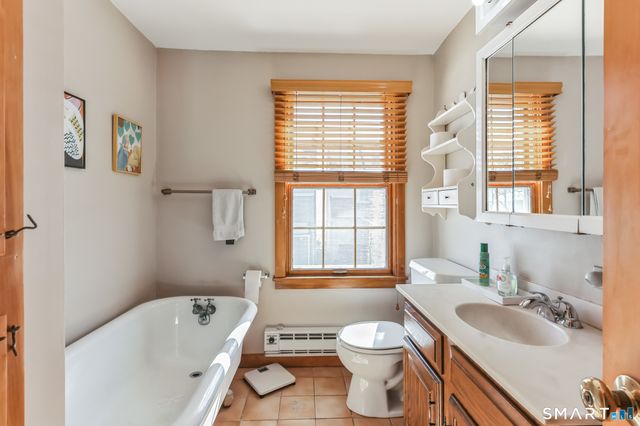 29 West Walk, Clinton, CT 06413