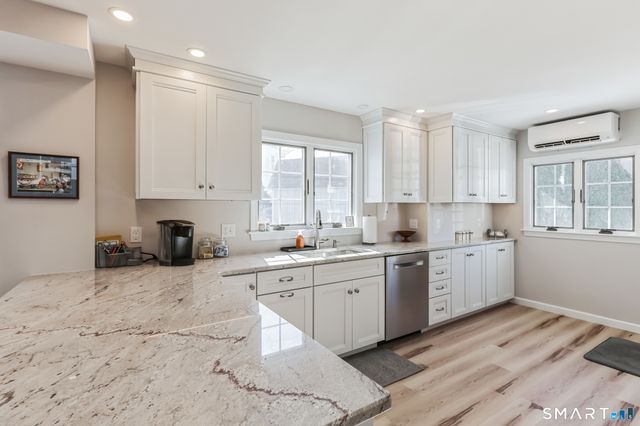 29 West Walk, Clinton, CT 06413