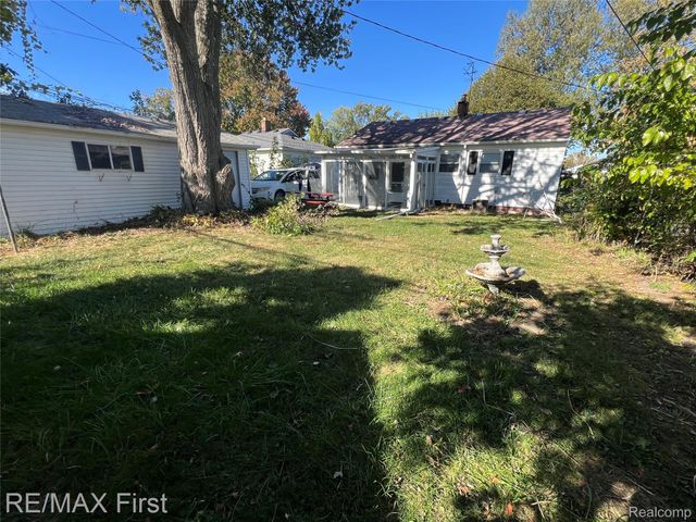 22936 CAROLINA Street, St. Clair Shores, MI 48080