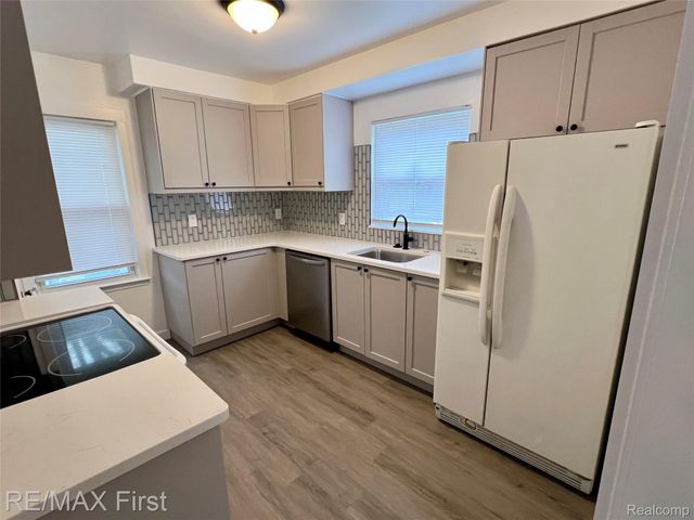 22936 CAROLINA Street, St. Clair Shores, MI 48080