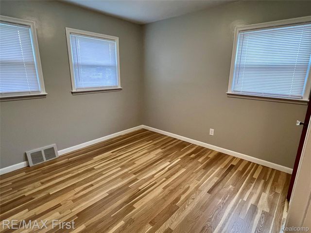 22936 CAROLINA Street, St. Clair Shores, MI 48080