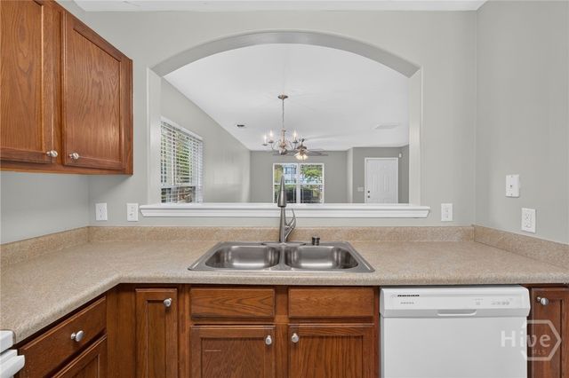 48 Winter Lake Circle, Savannah, GA 31407