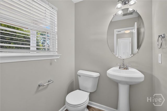 48 Winter Lake Circle, Savannah, GA 31407
