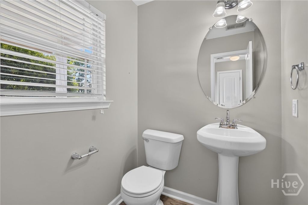 Image 19 of property listing at 48 Winter Lake Circle, Savannah, GA 31407