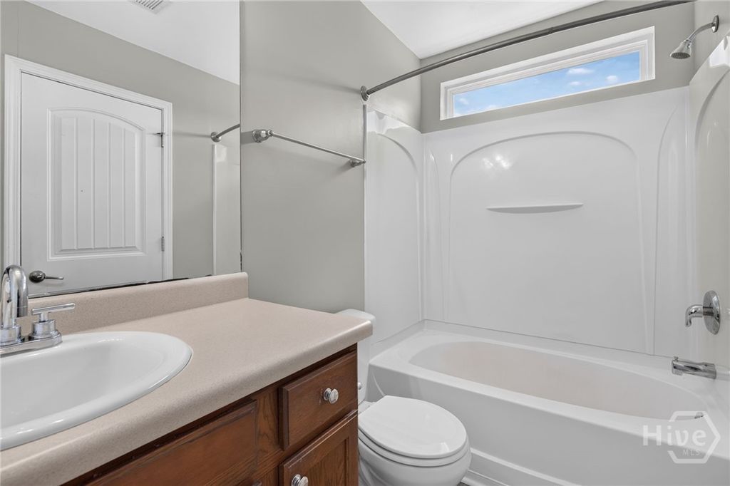 Image 32 of property listing at 48 Winter Lake Circle, Savannah, GA 31407