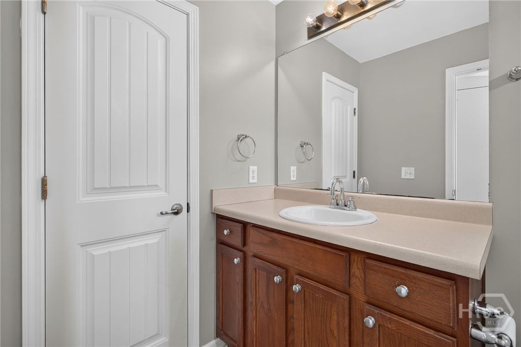 Image 33 of property listing at 48 Winter Lake Circle, Savannah, GA 31407