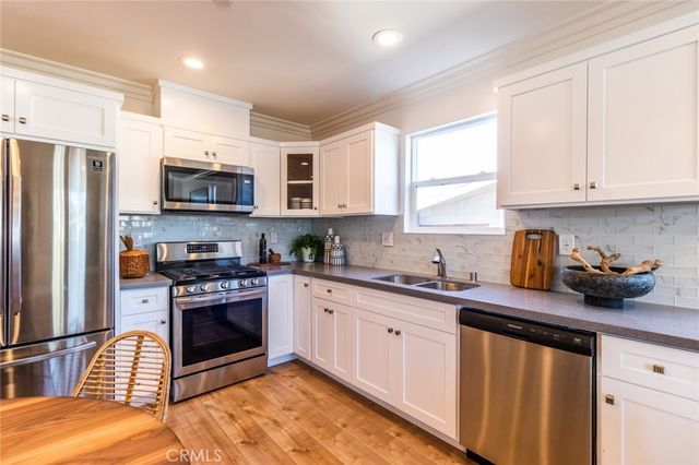 1737 S Longwood Avenue, Los Angeles, CA 90019