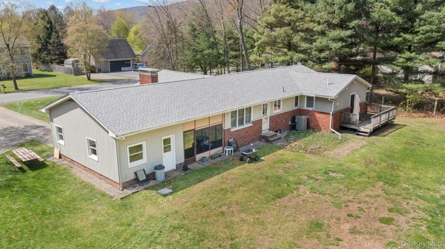 60 Stissing Avenue, Pine Plains, NY 12567