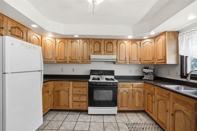 148 Olympia St, Mt Washington, PA 15211