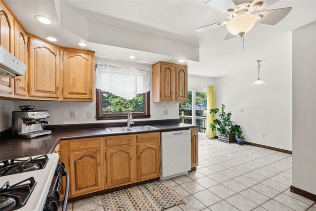 148 Olympia St, Mt Washington, PA 15211