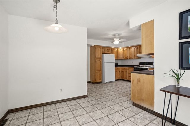 148 Olympia St, Mt Washington, PA 15211