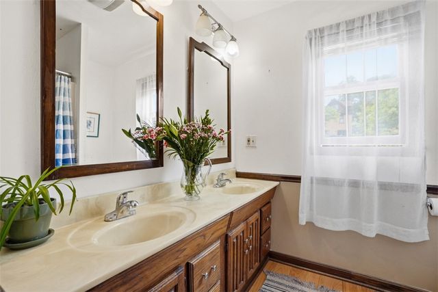 148 Olympia St, Mt Washington, PA 15211