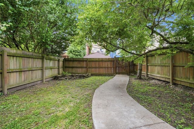 148 Olympia St, Mt Washington, PA 15211