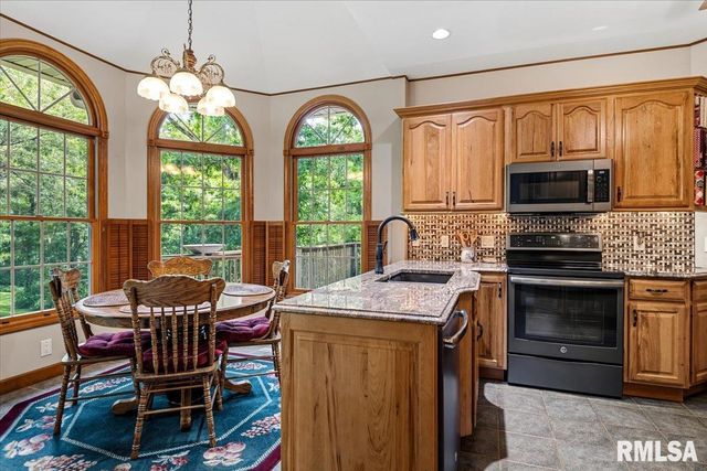 49 WOODLAND Trail, Rochester, IL 62563