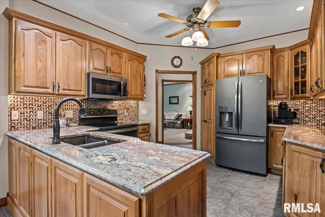 49 WOODLAND Trail, Rochester, IL 62563