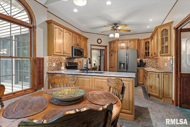 49 WOODLAND Trail, Rochester, IL 62563
