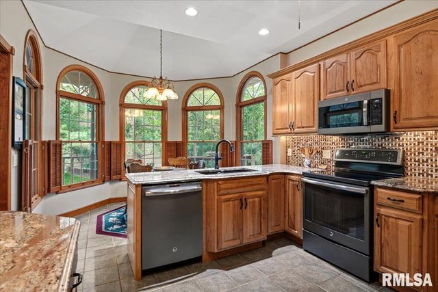 49 WOODLAND Trail, Rochester, IL 62563