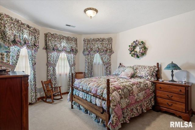 49 WOODLAND Trail, Rochester, IL 62563